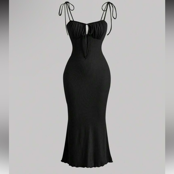 Black Backless Halter Bodycon Midi Dress - Picture 2 of 12